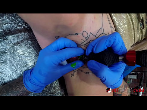 ❤️ Extrem tätowierte Hottie Sully Savage hat ein Tattoo auf ihrer Klitoris ❤❌ Russian porn bei de.image-kassir.ru ❌